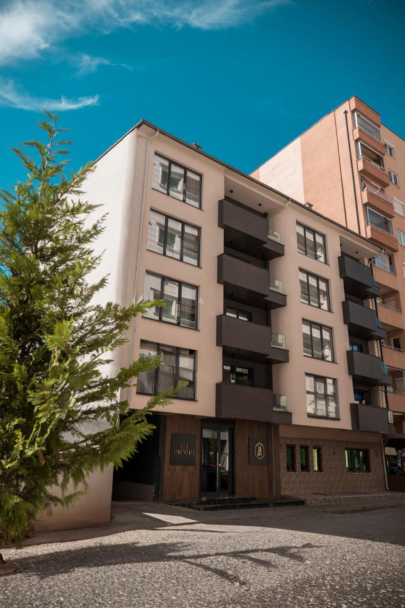 Lux Apartments Pristina Exterior foto